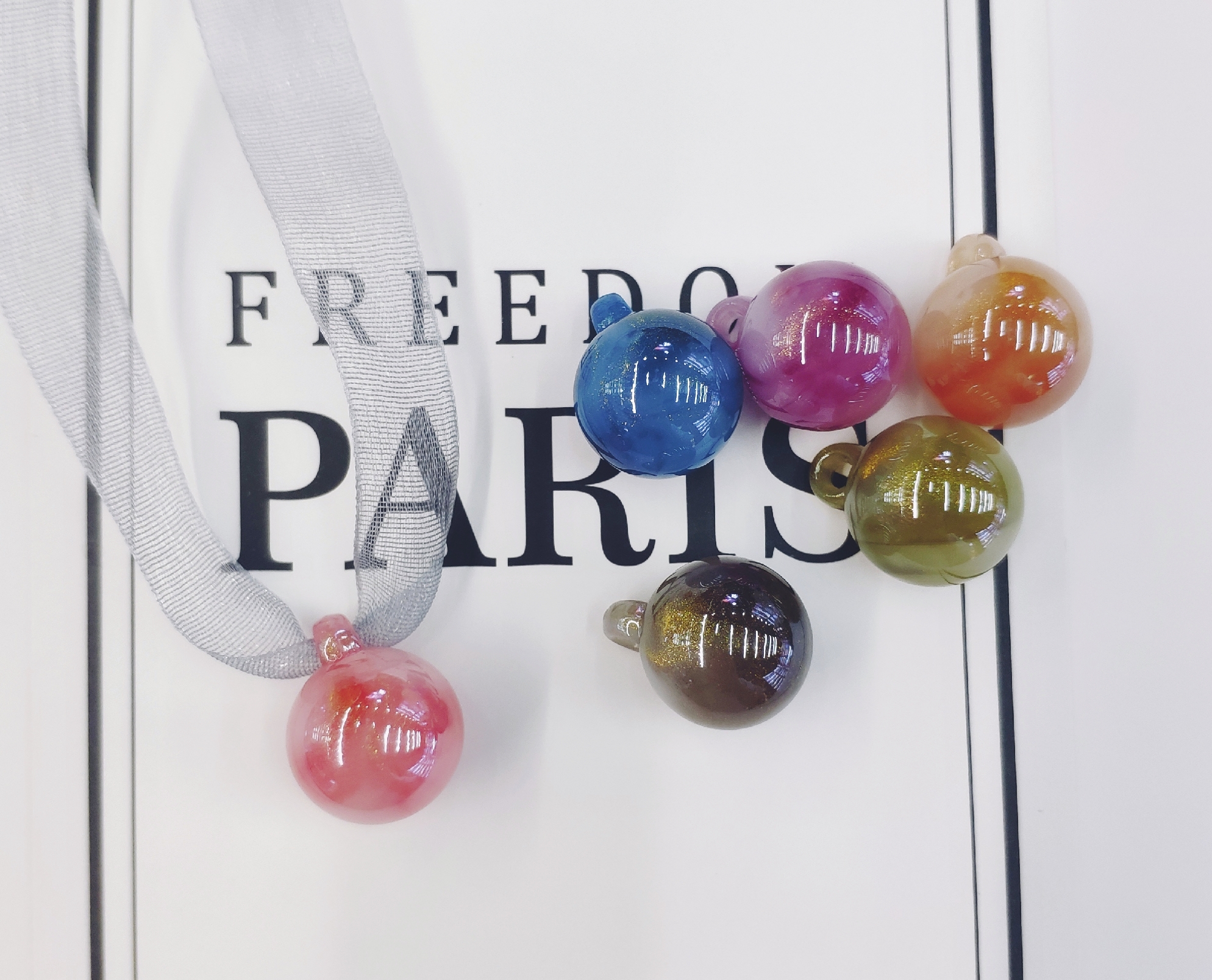 Aizhu Jewelry 16mm colorful dual-color hanging hole round beads, gold powder pearlescent acrylic jewelry accessories, clothing accessories detail image 6