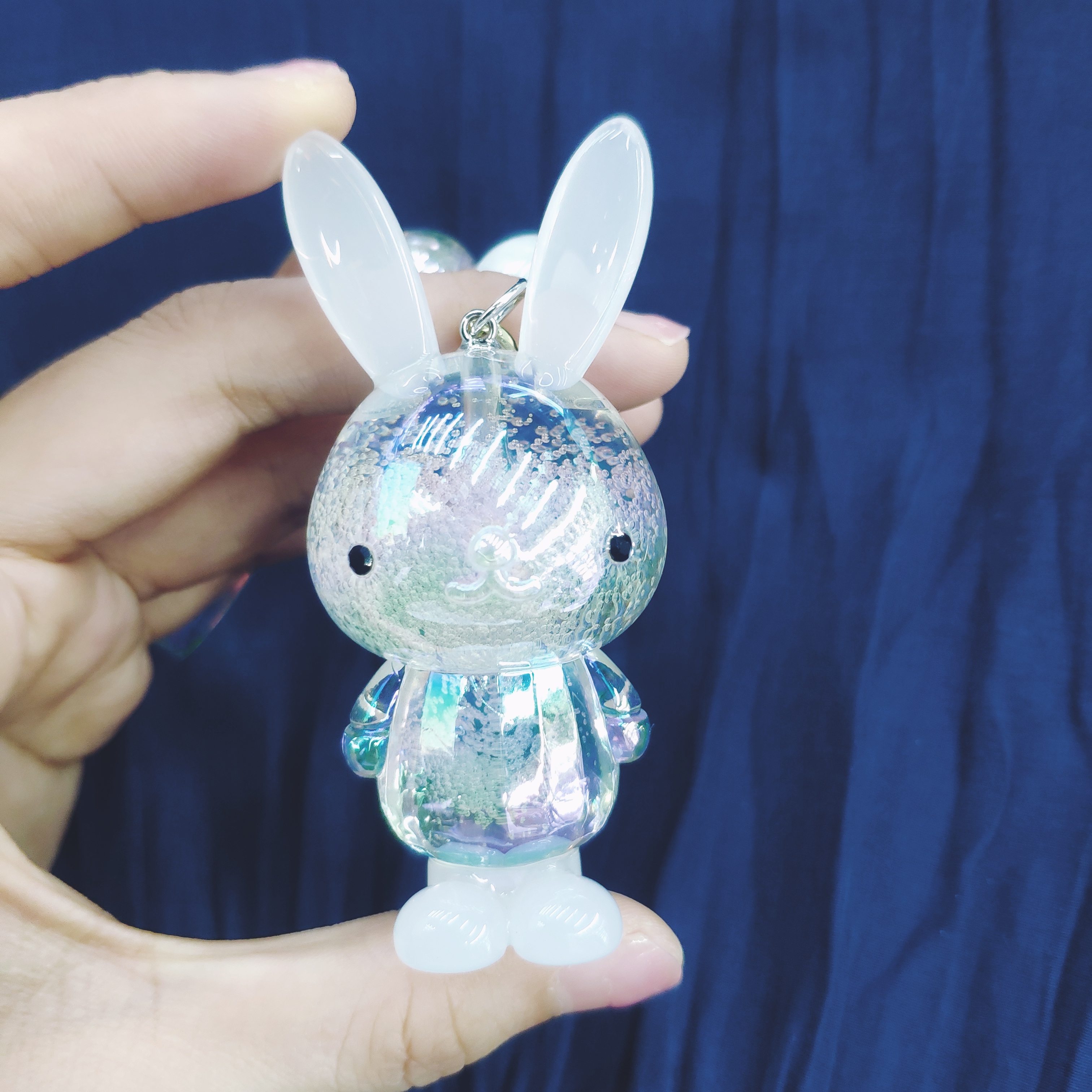 Aizhu jewelry bubble acrylic two-color gradient rabbit car keychain pendant schoolbag cartoon chain style detail image 2