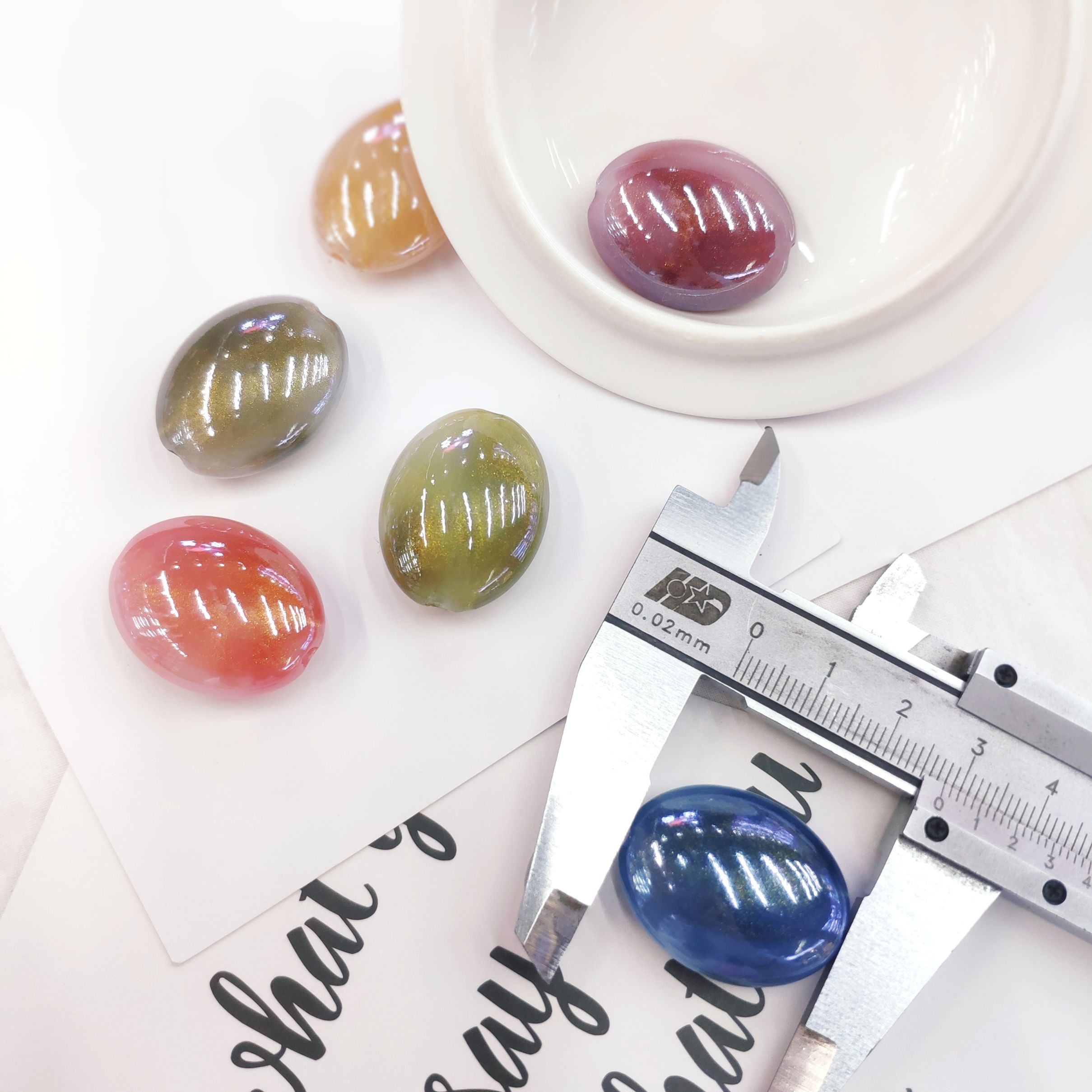 Aizhu jewelry, colorful two-color straight hole large oval flat beads, gilded powder acrylic jewelry accessories, clothing accessories