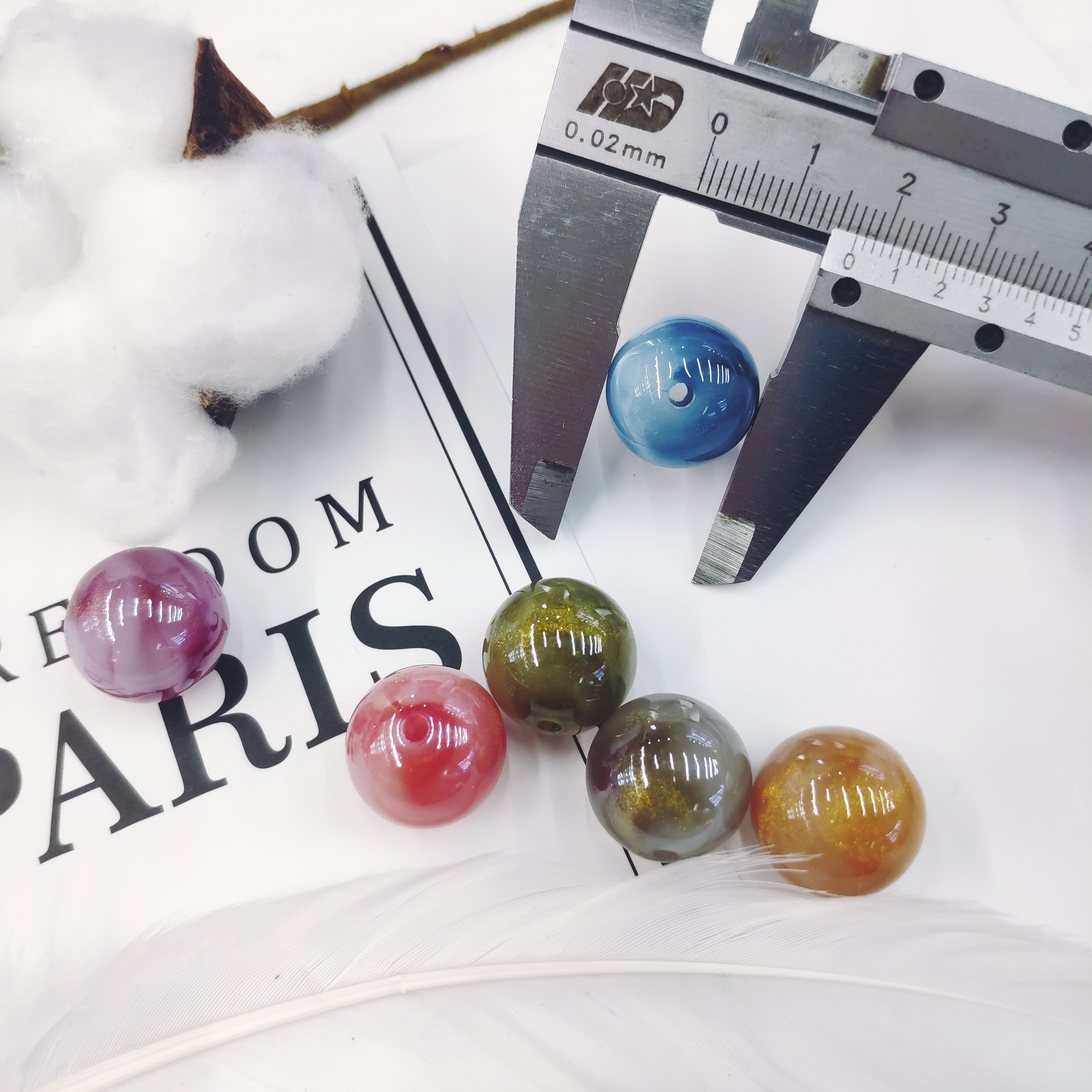 Aizhu Jewelry 18mm color dual-color straight hole round bead gold powder pearlescent acrylic jewelry accessories and clothing accessories detail image 5