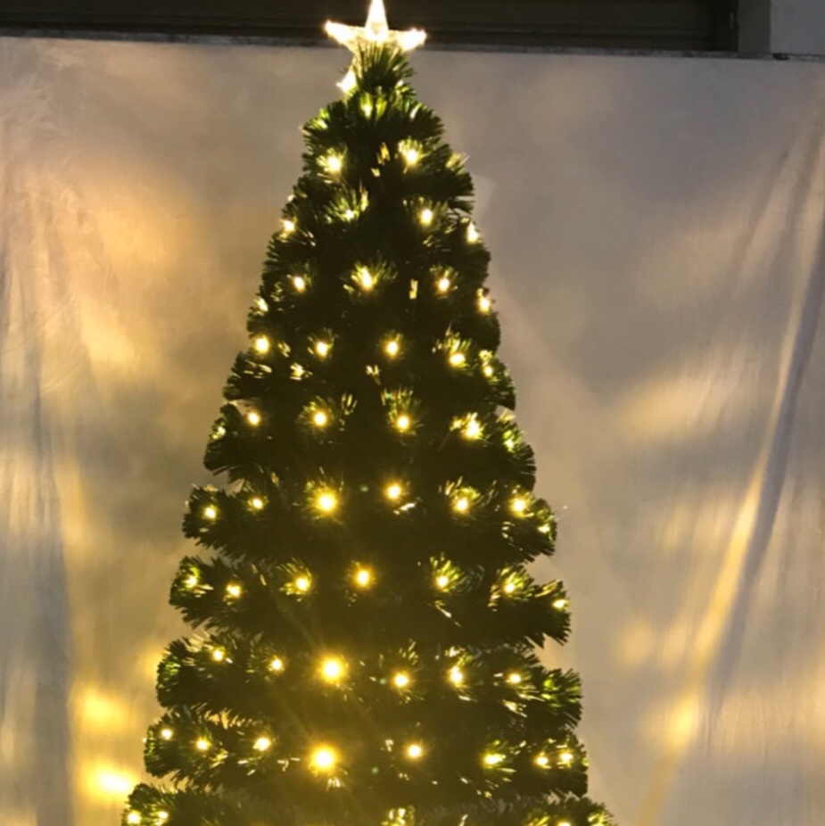 Grand Christmas, grand Christmas lights, Christmas tree