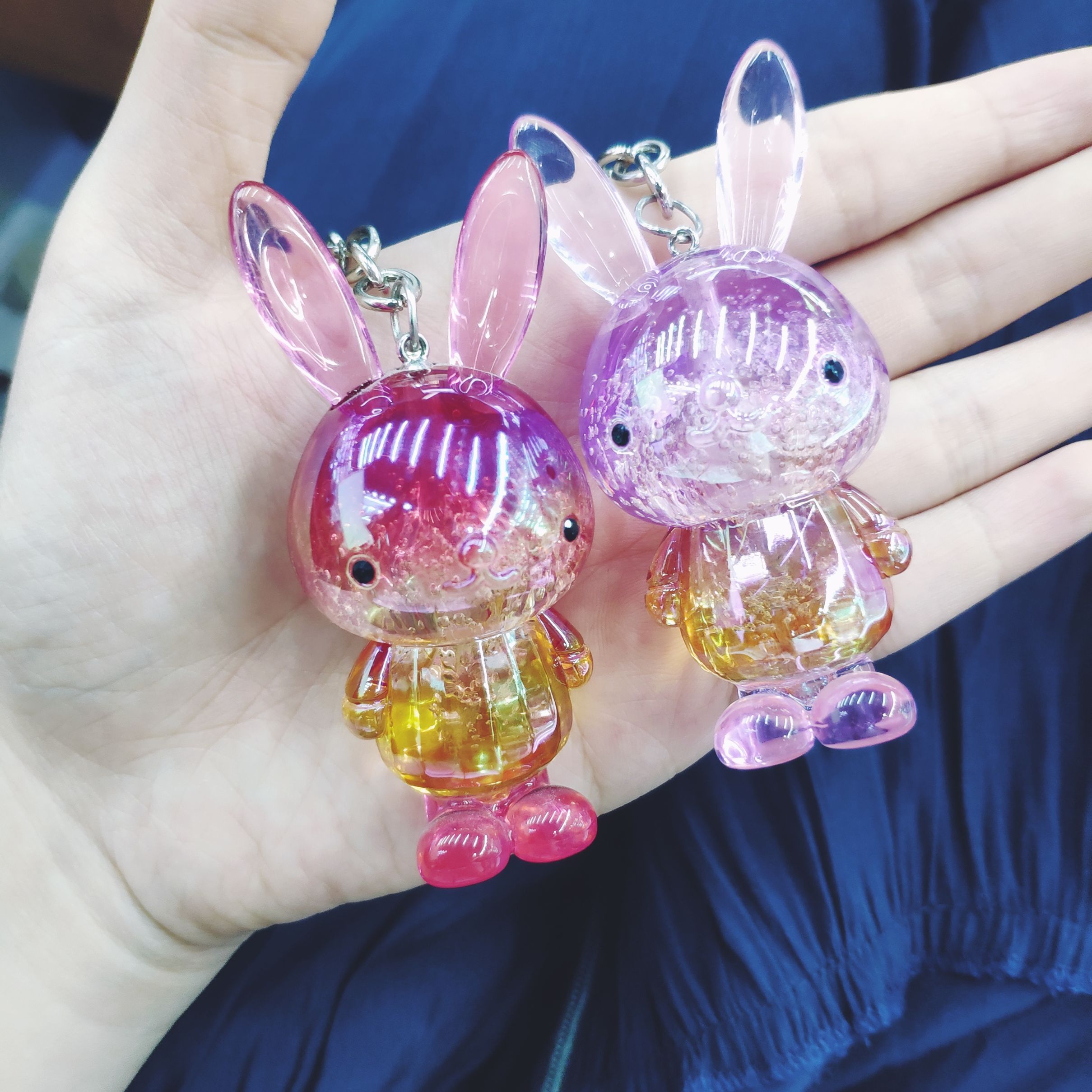 Aizhu jewelry bubble acrylic two-color gradient rabbit car keychain pendant schoolbag cartoon chain style