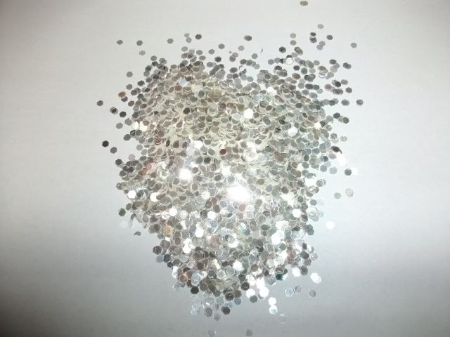 The company specializes in the production and sales: hexagonal gold onion powder,PET gold and silver pieces, color pieces, colorful pieces,