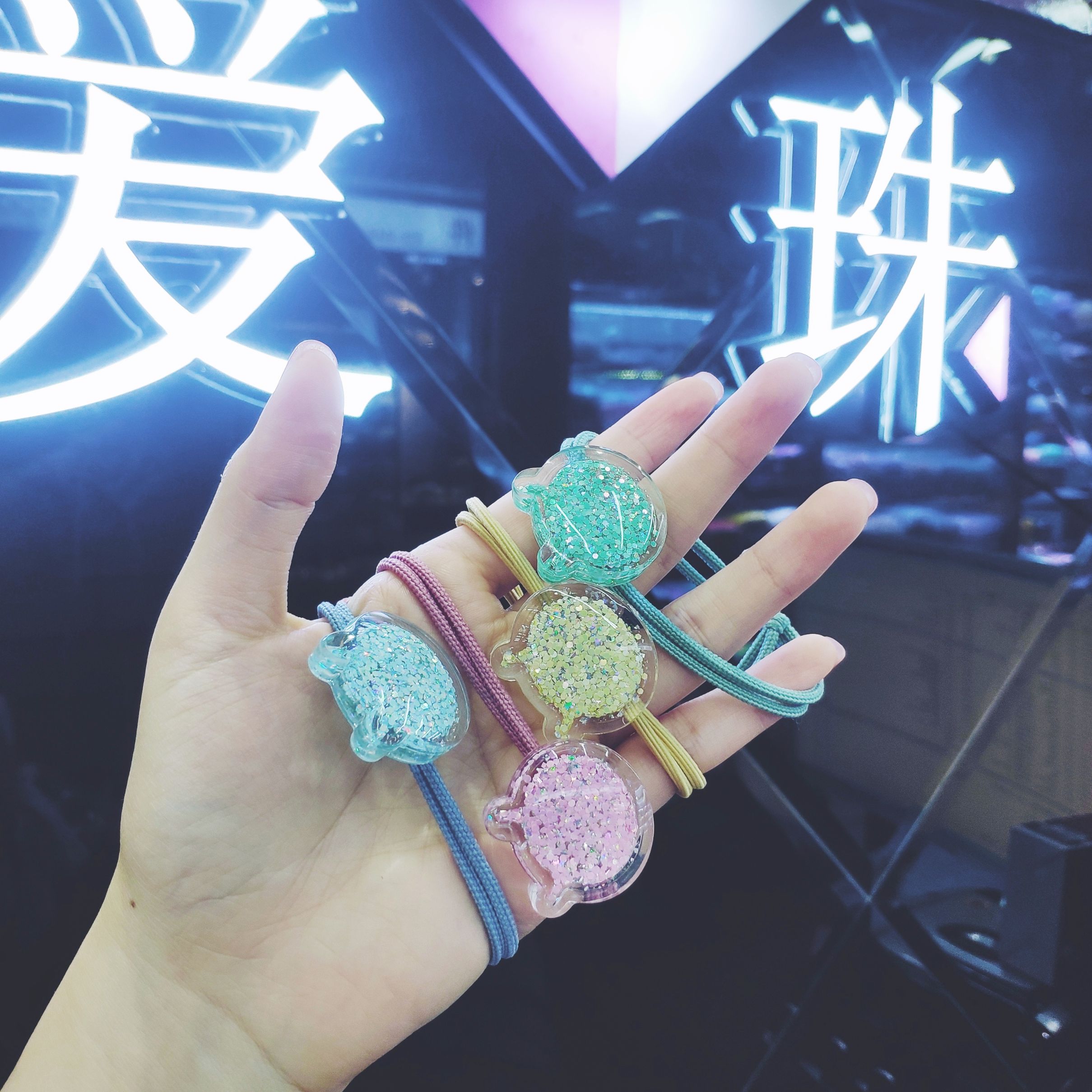 爱珠饰品  无孔点油闪片小熊头亚克力 发饰头饰首饰配件服装辅料