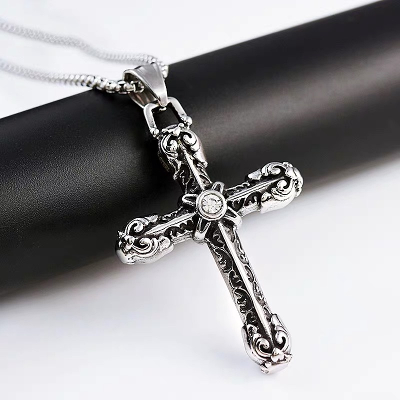 Retro cross necklace for men, rock punk Gothic style pendant, bold and trendy, street hip-hop titanium steel pendant details Picture
