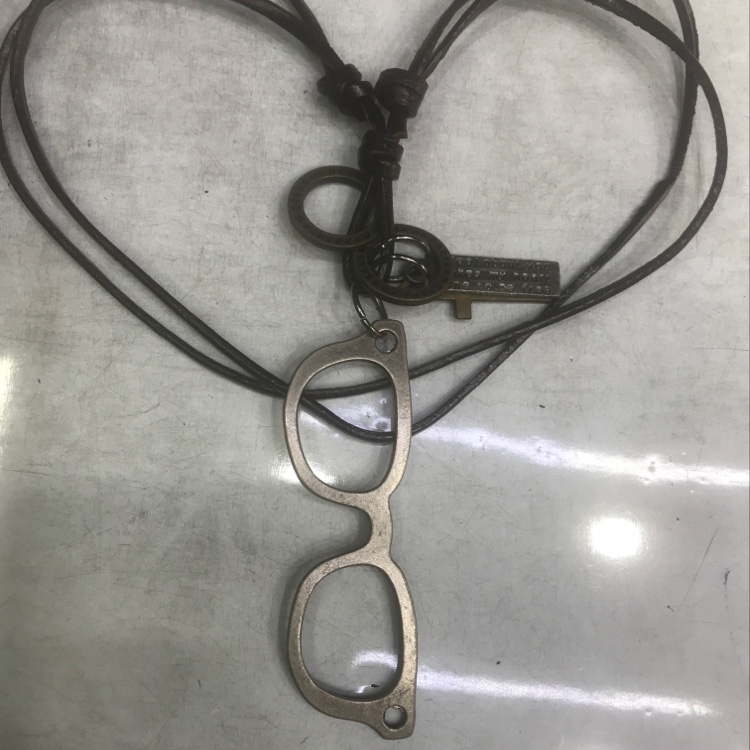 浅克历眼睛款，皮项链.时尚百搭