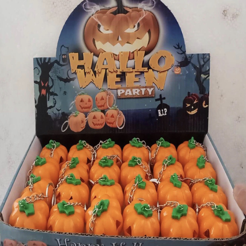 Halloween simulation LED lights, keychains, electronic candles, scary scene arrangements, pumpkin decorations
