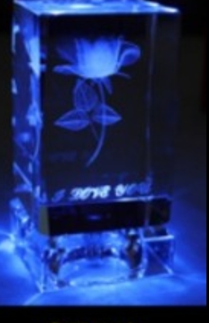 K9料5X5X8盛开玫瑰🌹
加发光灯座，量大价议.
欢迎定购。