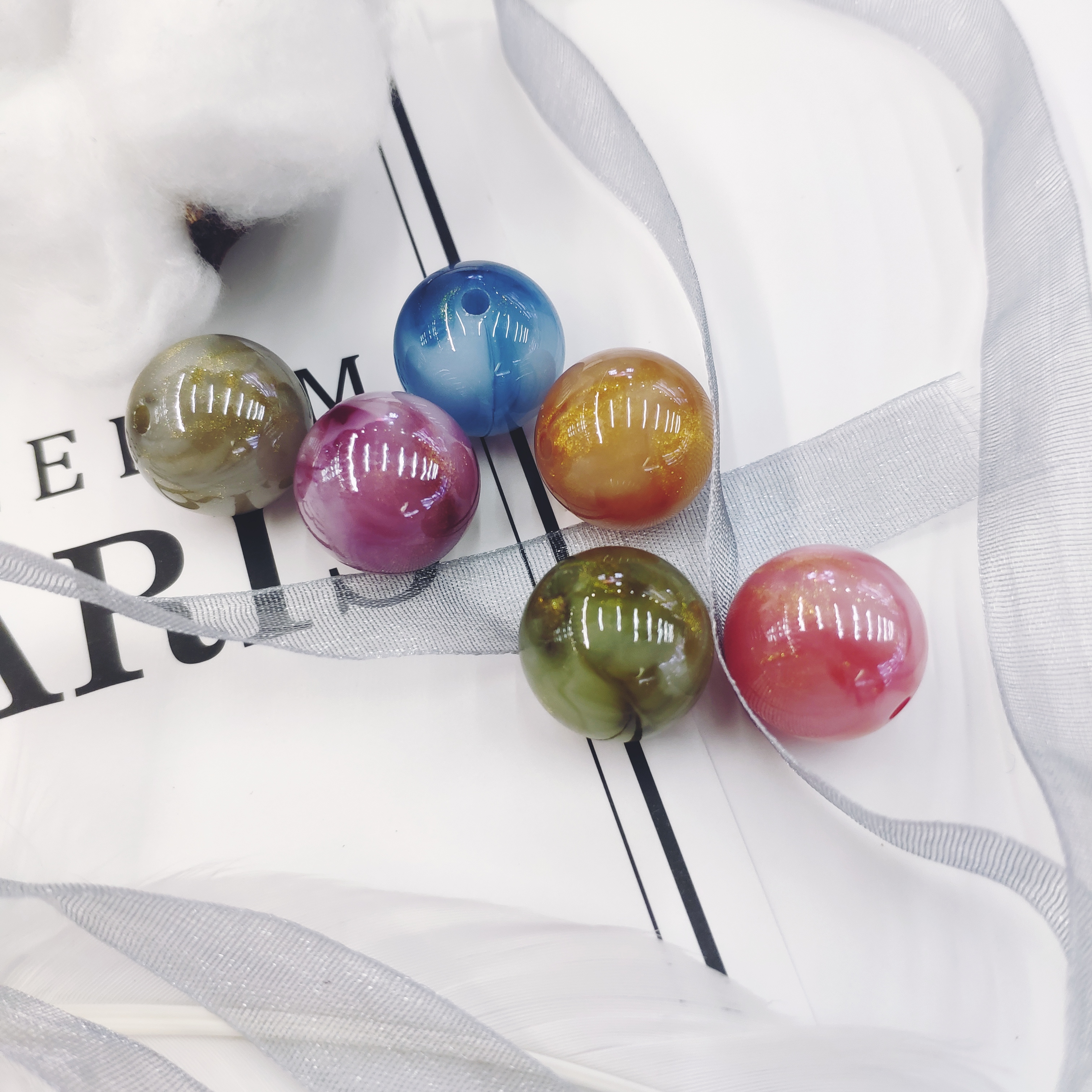 Aizhu Jewelry 18mm color dual-color straight hole round bead gold powder pearlescent acrylic jewelry accessories and clothing accessories detail image 3