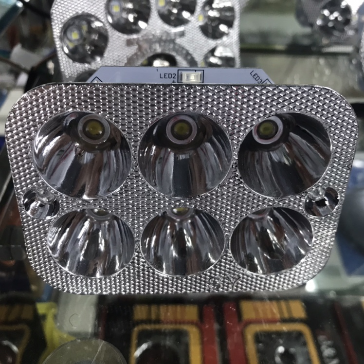 أضواء LED السيارة