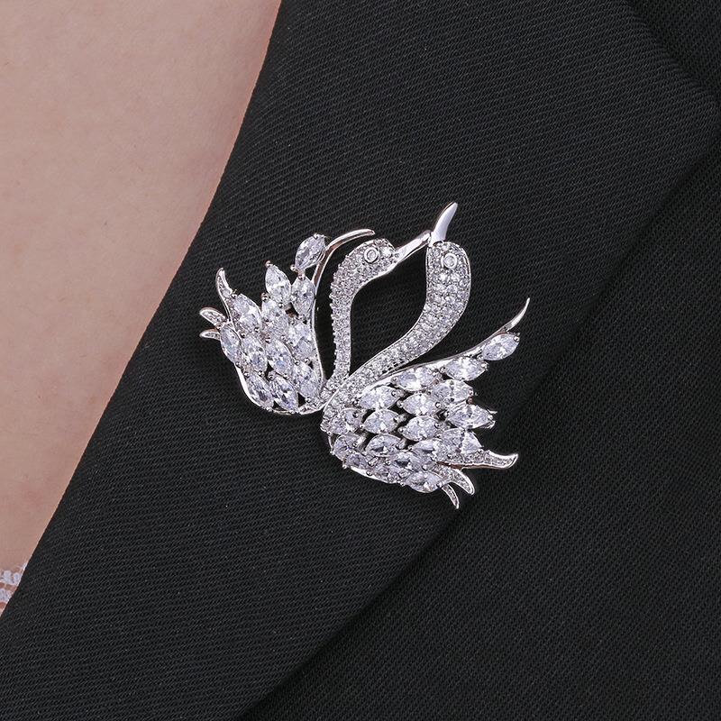 New swan silk scarf fashion pin, wedding creative couple gift, clothing accessory pin Specification image