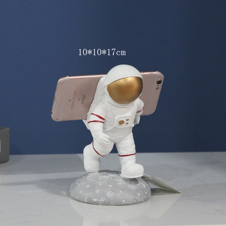 Creative space hand frame ornaments, Nordic cartoon astronaut resin handicrafts, "The Wandering Earth" desktop decoration and display Item Picture