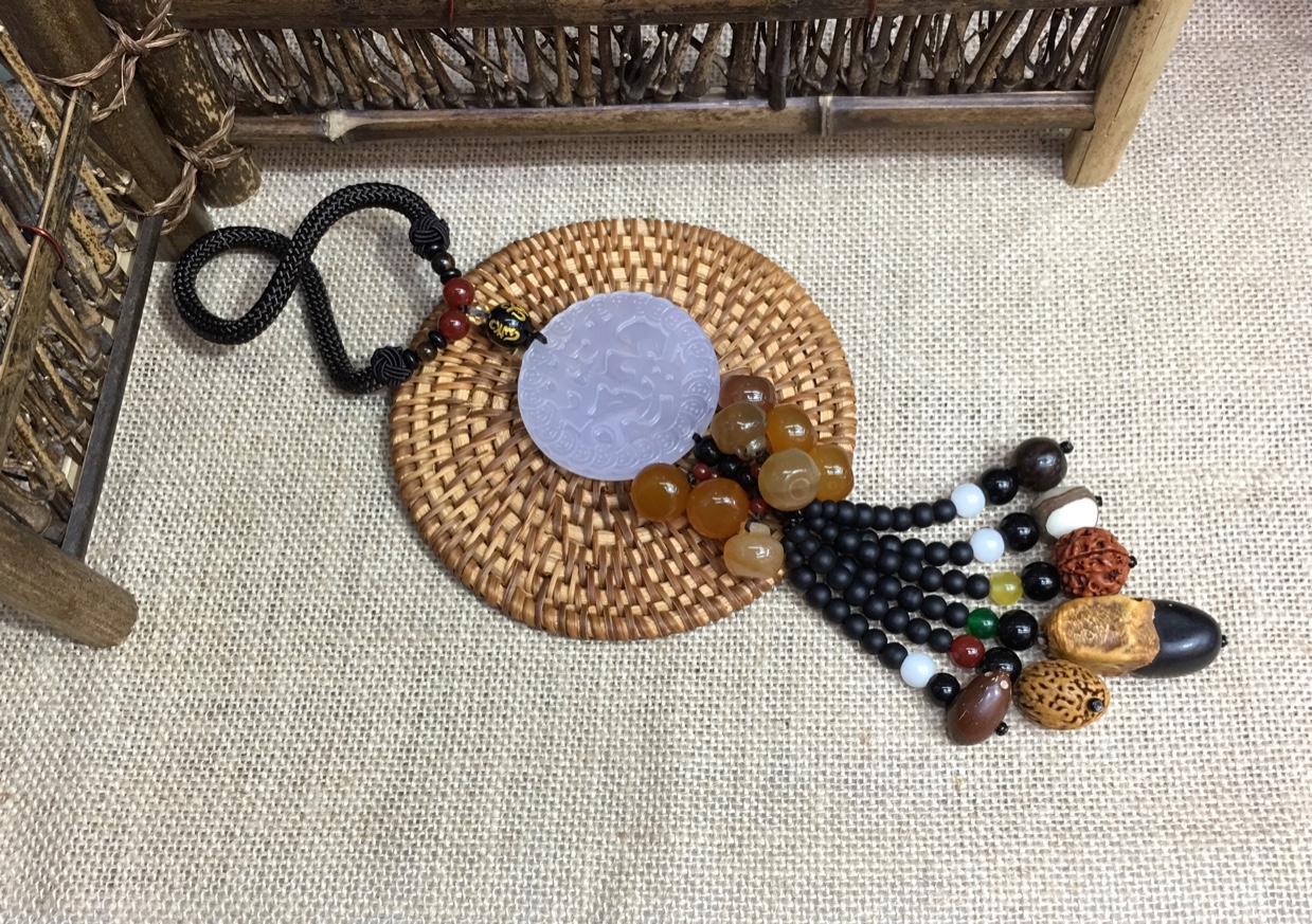 Chalcedony Bodhi pendant Application Scenario