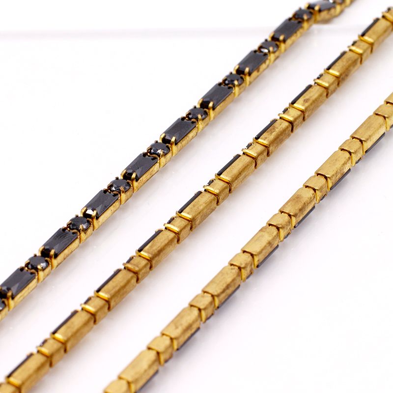 【 Rectangular & Round 】 Rectangular meta-shaped zircon claw chain, copper studded with diamonds, handcrafted chain, nail art, clothing and jewelry in stock 6 Application Scenario