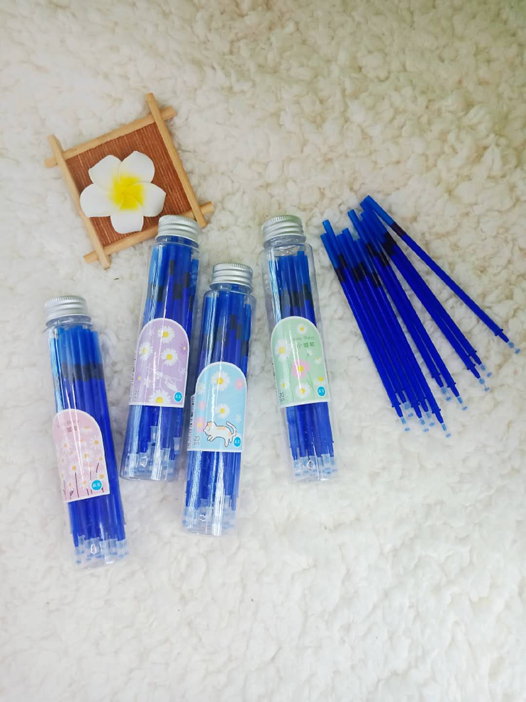 The transparent barrel can wipe the pen core for grade 3-6 students. The full needle tube can be wiped by 0.38mm Specification drawing