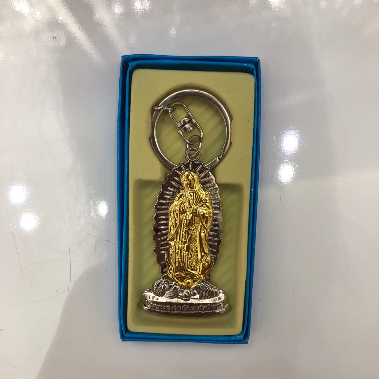 The golden key buckle between Indian goddesses details Picture