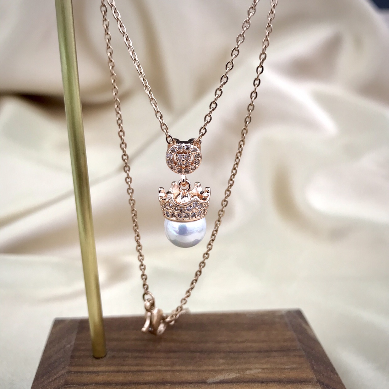 Slightly inlaid pearl crown collarbone chain