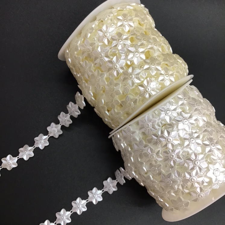 Wholesale of 15mmABS peach blossom bead handcrafted DIY headwear, wedding dress, skirt and garment accessories, handicrafts and accessories details Picture