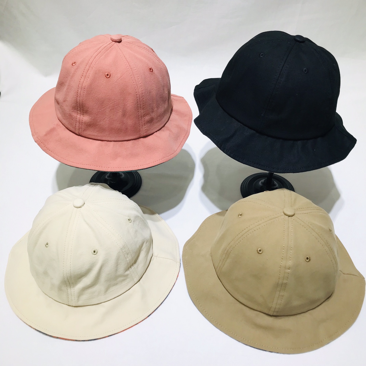 A fisherman's hat with a fashionable brim thumbnail