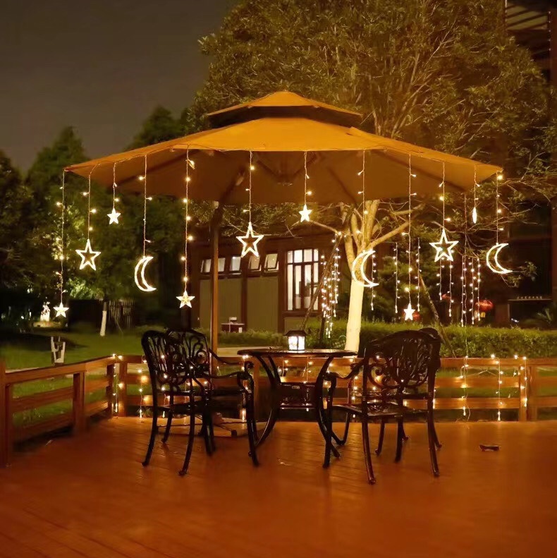 12 hanging ice strip lights, 3 meters wide, with a memory plug at the end for warm light