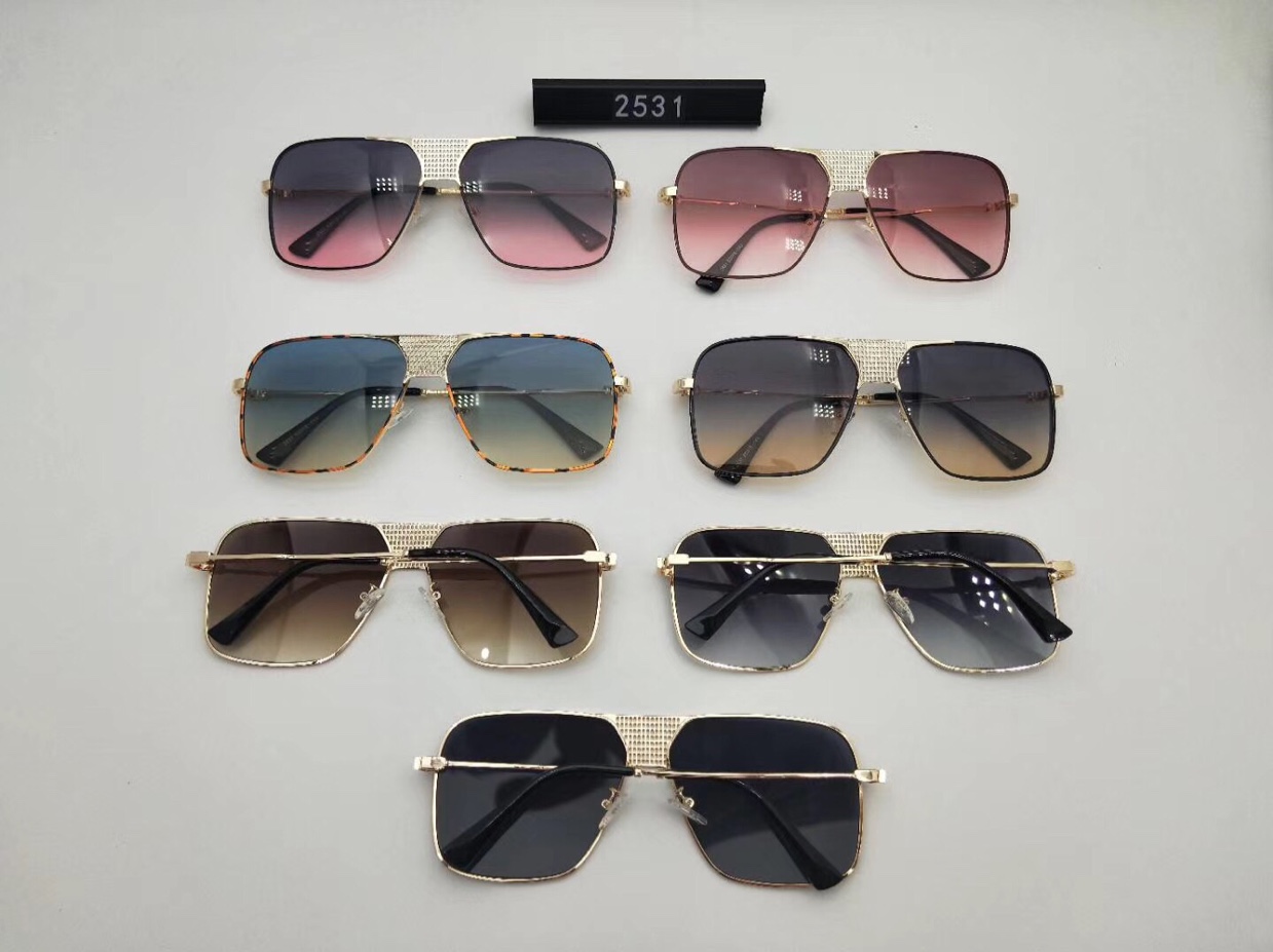 Trendy and fashionable sunglasses Specification image
