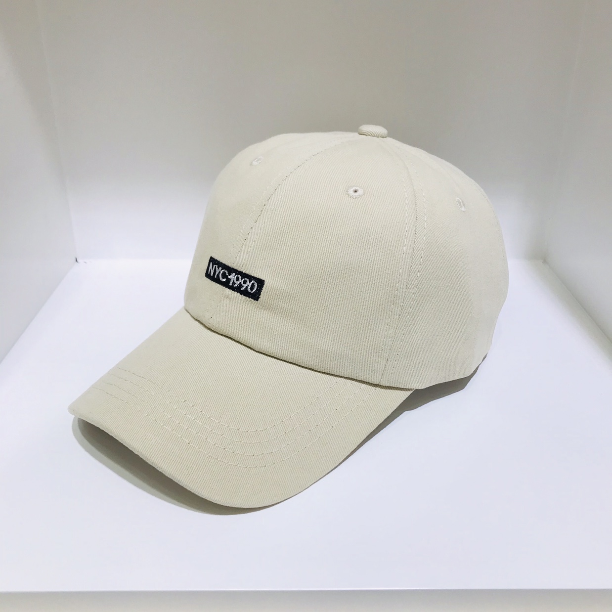 Fashionable sun hats, sun protection caps and baseball caps details Picture