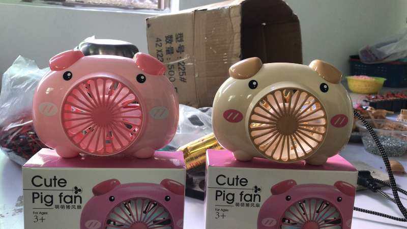 网红小猪风扇产品图