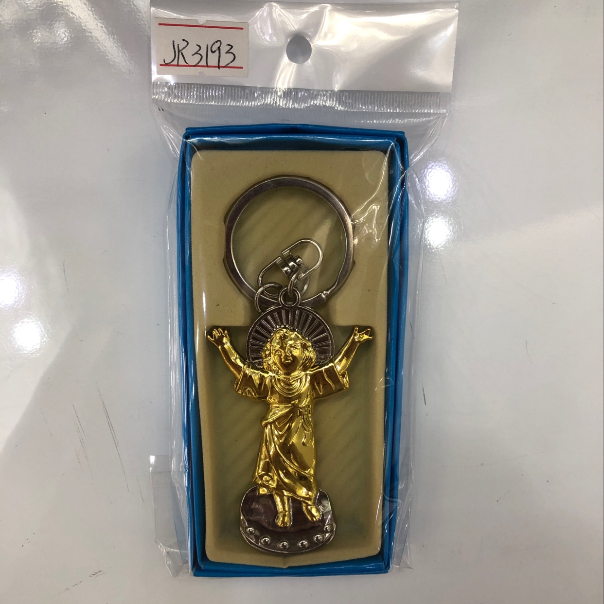 A golden key clasp thumbnail