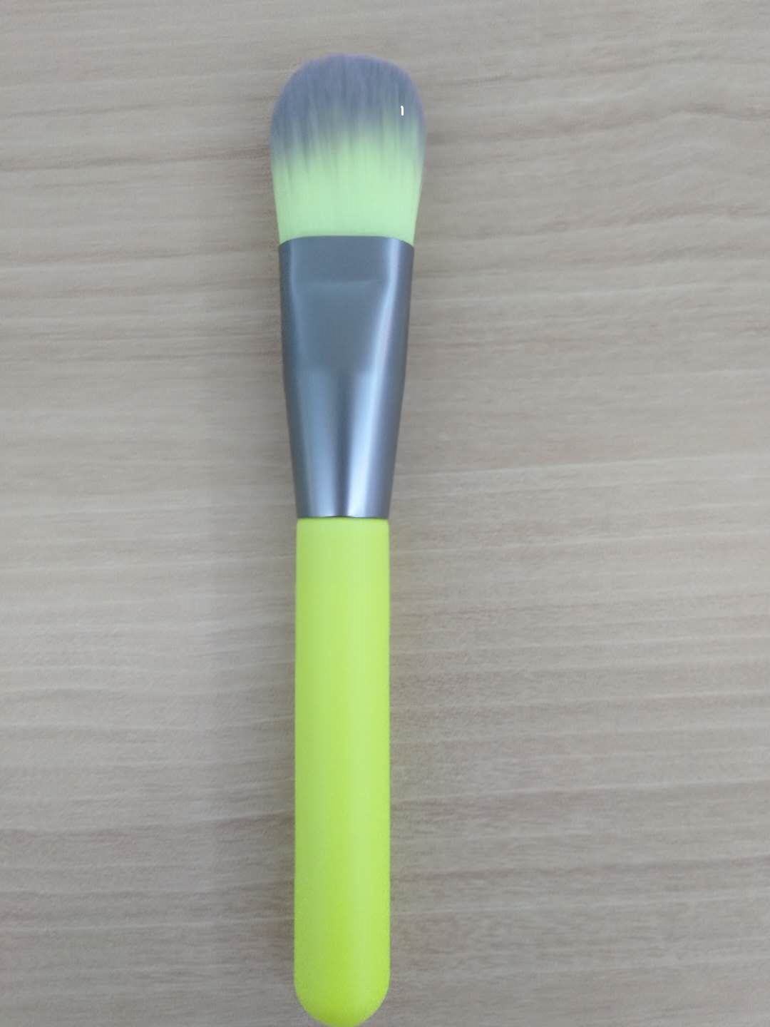 Cosmetic brush tongue foundation for cosmetic utensils