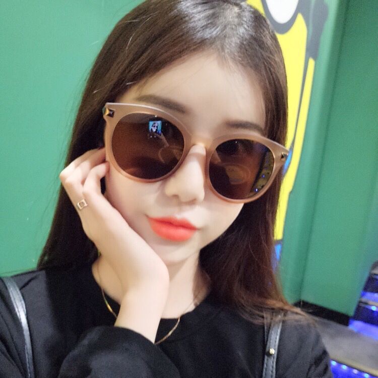 Round frame frosted textured tawny sunglasses go with everything