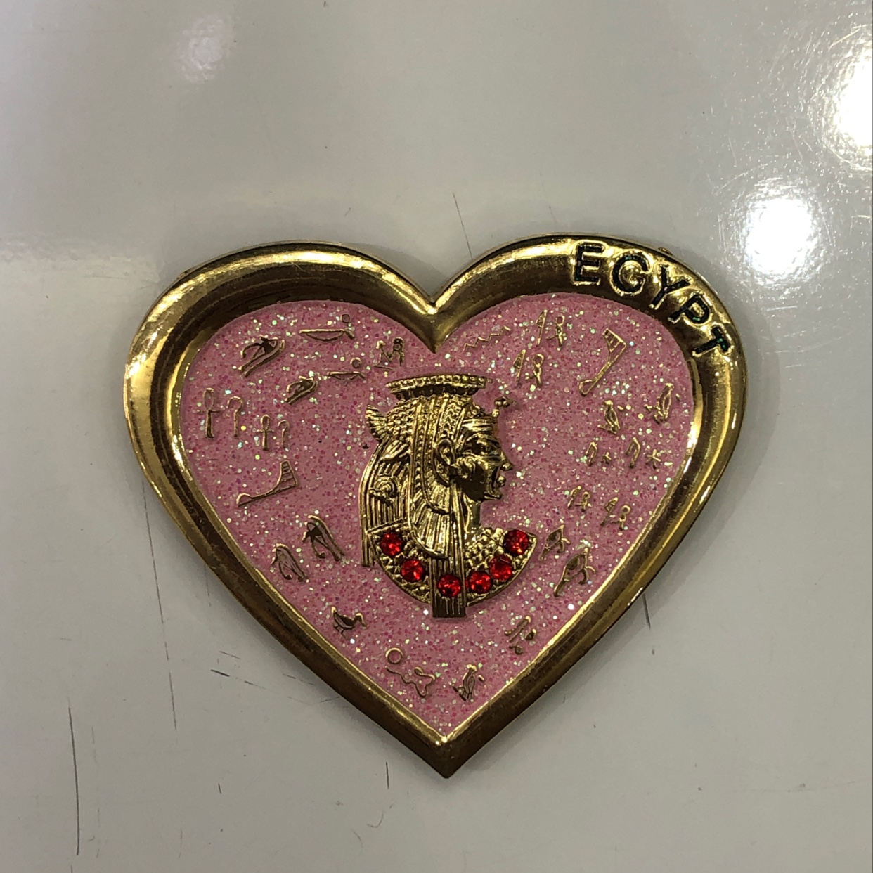 Heart-shaped fridge magnets with diamonds details Picture