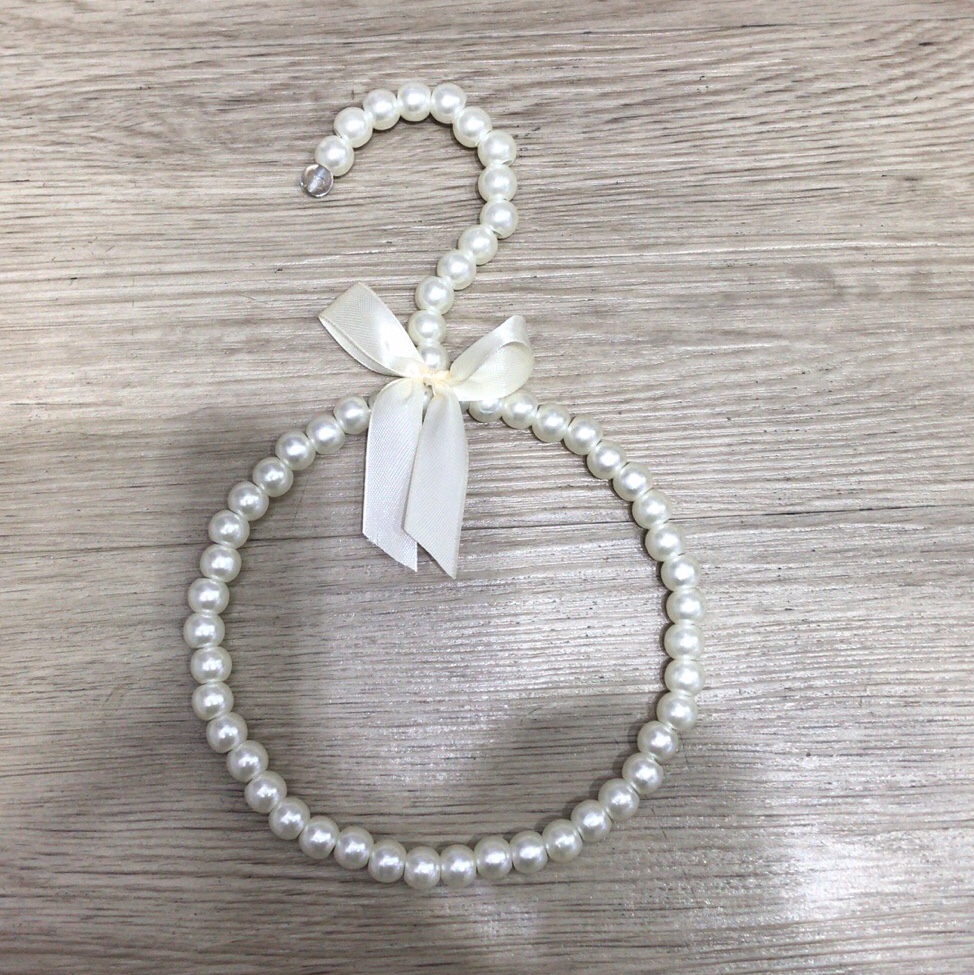 Pearl high quality silk towel rack, anti-slip practical, very suitable for open wardrobe