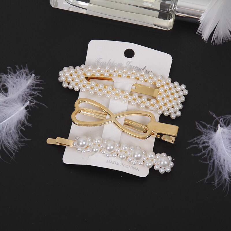 Three-piece set of popular pearl hair clips from Dongdaemun, South Korea. Sweet hair clips for women from the factory Specification image