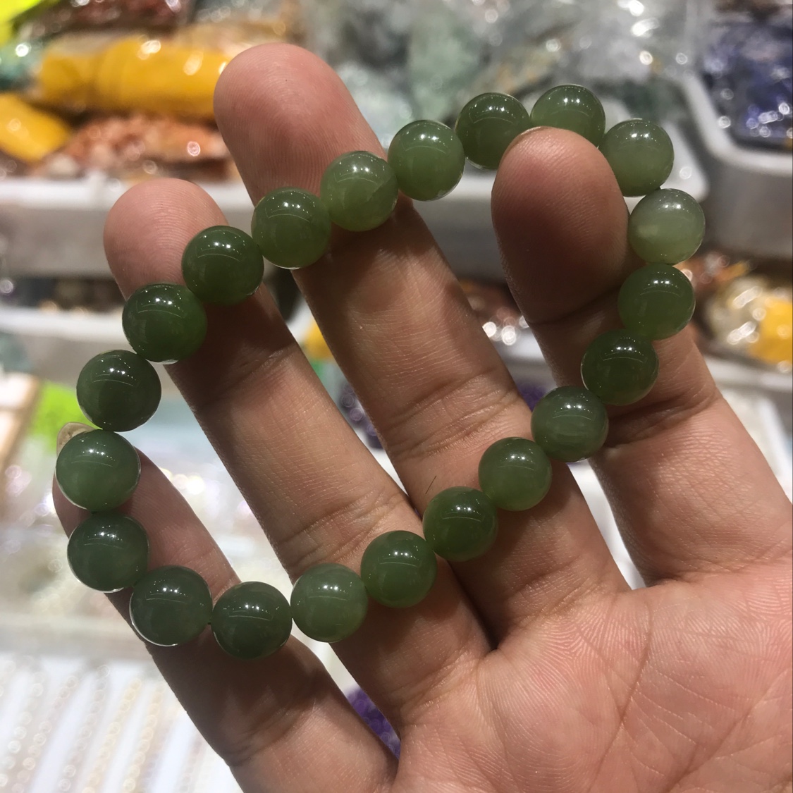 The diameter of 19 Hetian jade is 8 to 9mm details Picture