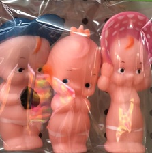 厂家直销捏捏响儿童玩具宝宝洗澡玩具三娃娃搪胶玩具