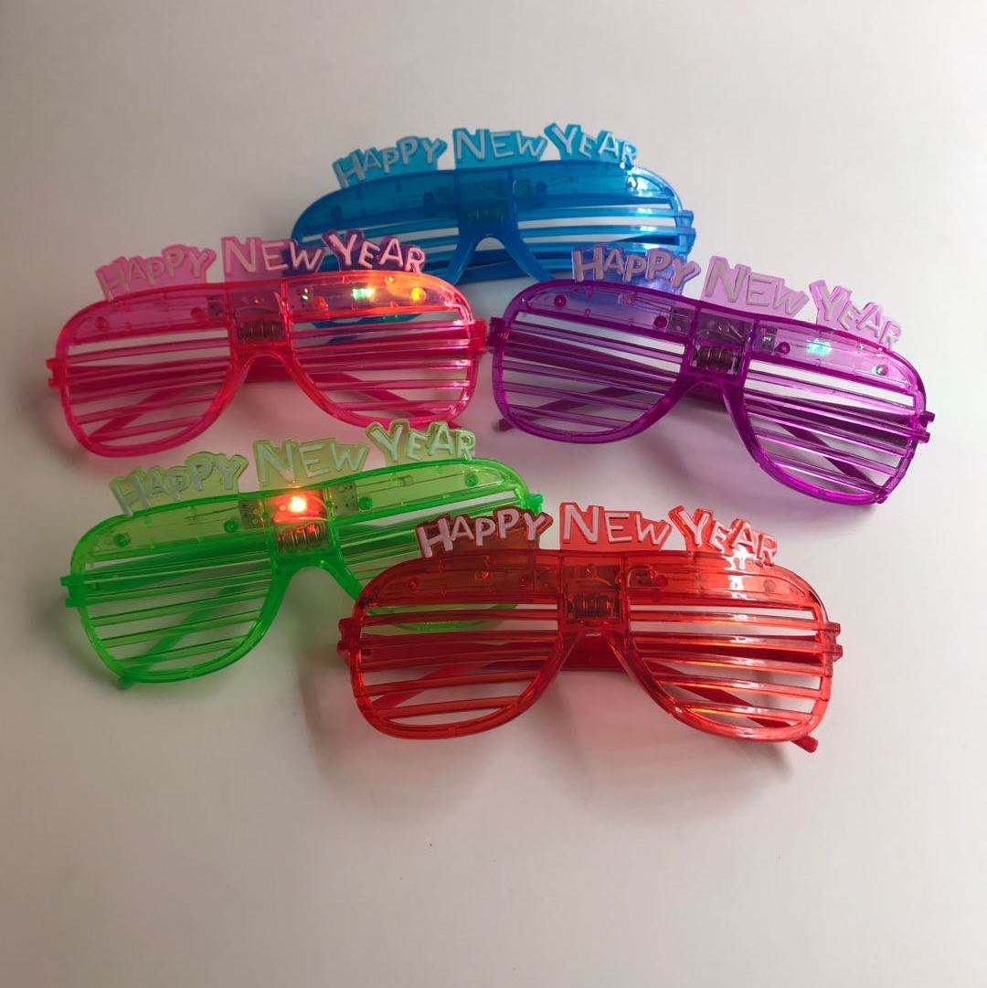 百叶窗发光/新年眼镜产品图