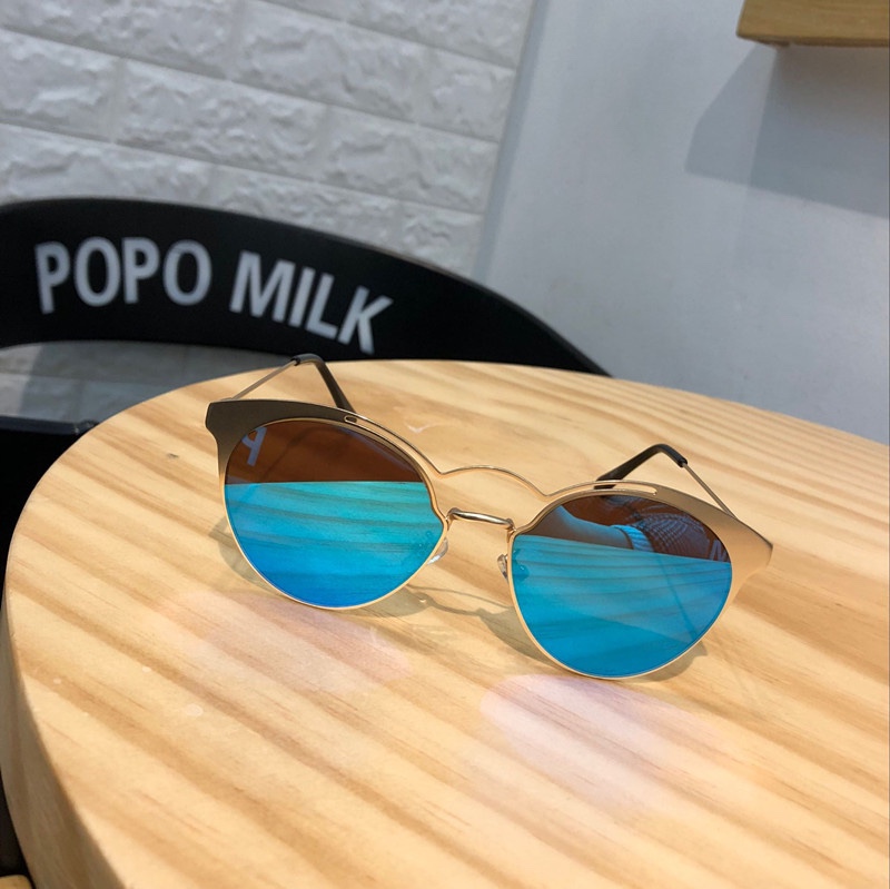 Colorful film sunglasses are fashionable and trendy sunglasses details Picture