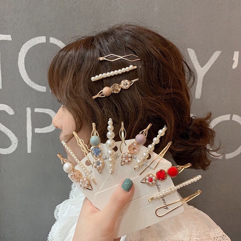 Korean version one-piece hair clip set, pearl and crushed stone hair clip, elegant side clip, sweet and girlish headwear and hair accessory details Picture