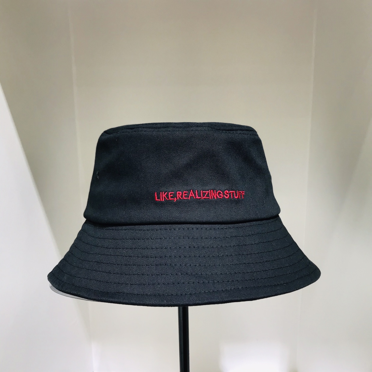 Small letter English fisherman's hat, sun hat Application Scenario