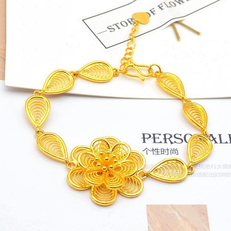 Simple Japanese and Korean jewelry, gilded European currency, Vietnamese sand gold peony flower bracelet, elegant female best friend gift, long-lasting color