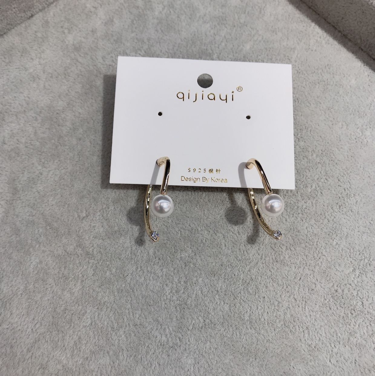 Simple cross pearl earrings