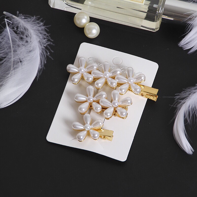 Three-piece set of popular pearl hair clips from Dongdaemun, South Korea. Sweet hair clips for women from the factory Application Scenario