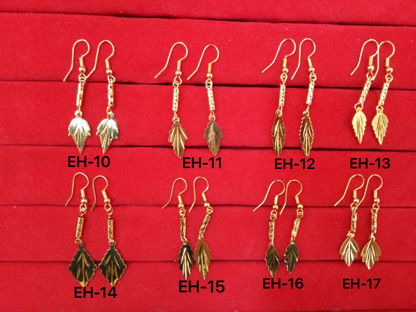 Imitation gold female leaf ear thread, female leaf earrings, ear rings, mother's ear studs, maple leaf ear hooks, earrings Application Scenario