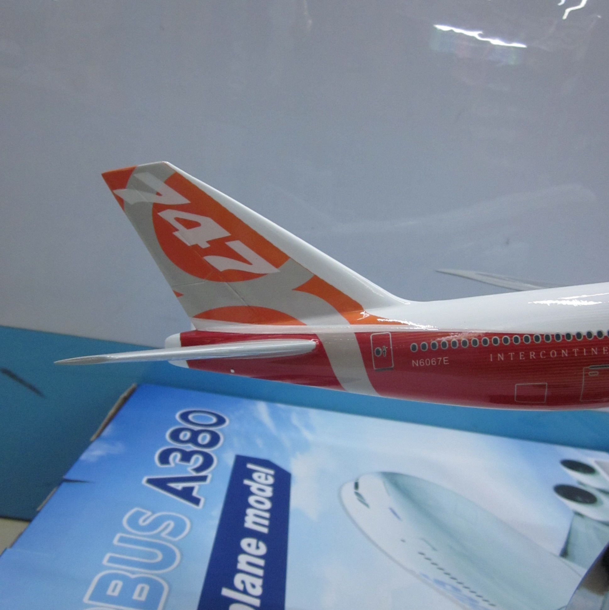 飞机模型（波音公司B747-8原型机）仿真飞机模型  树脂飞机模型白底实物图