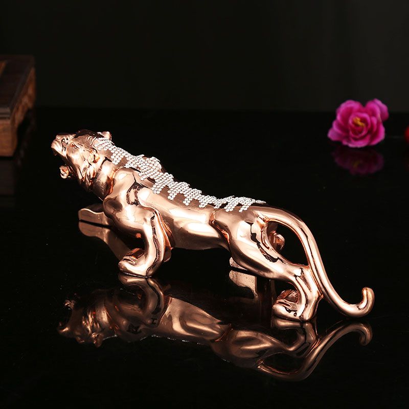 Wholesale of diamond-encrusted tiger car ornaments and automotive interior products details Picture