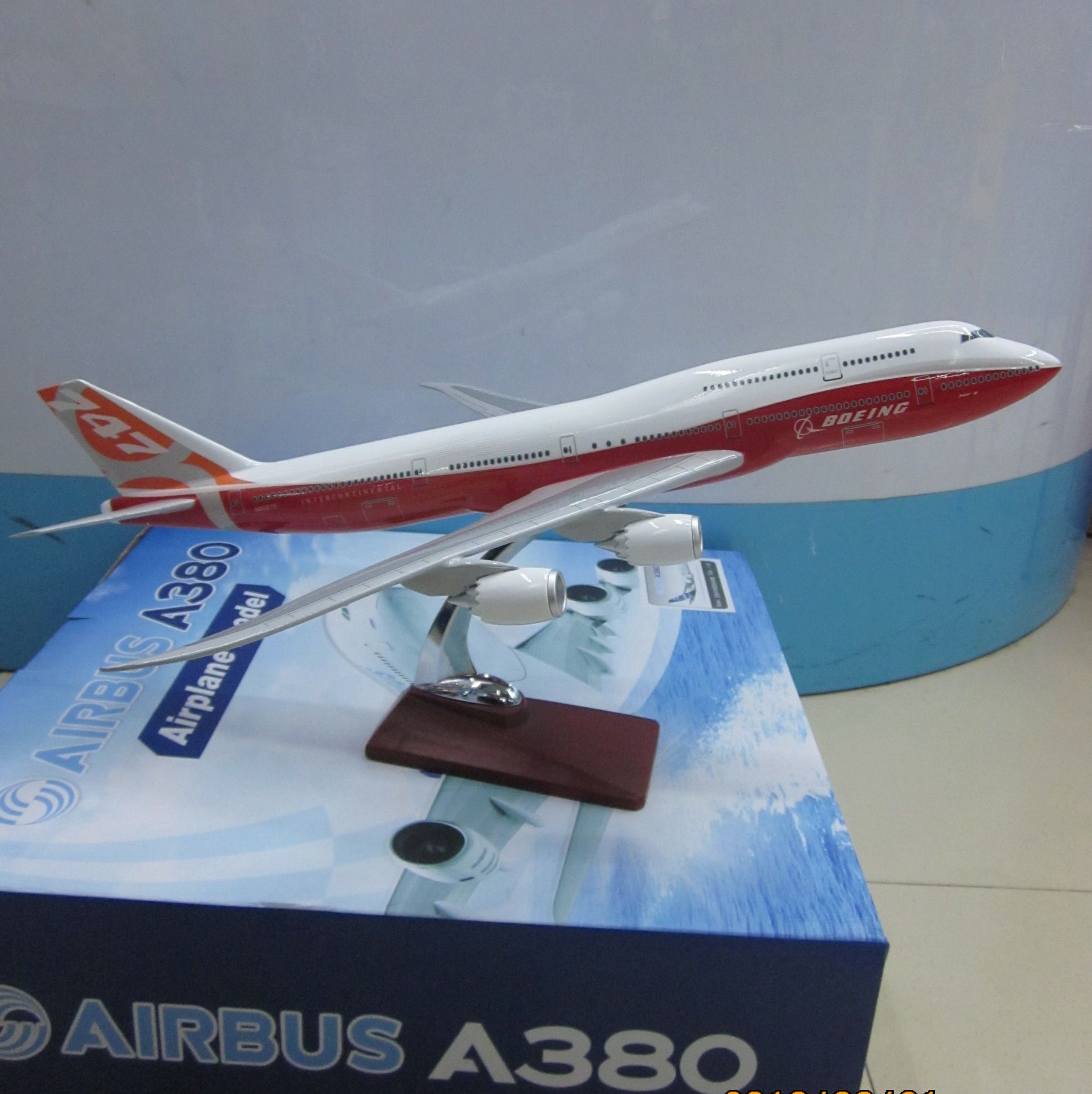 飞机模型（波音公司B747-8原型机）仿真飞机模型  树脂飞机模型细节图