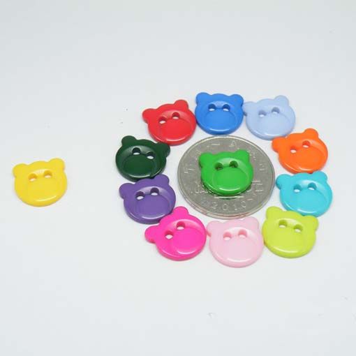 Plastic two - eye buttons for children's wear cartoon DIY baby diaper buttons