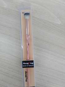 Make up brush tool make up brush on the head