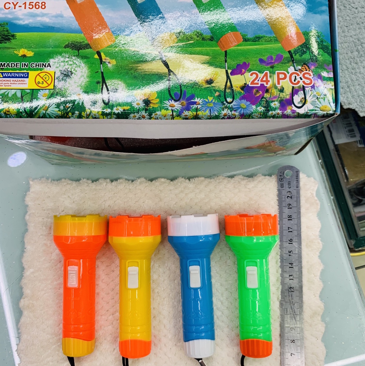 手电筒/挂件手电筒/手电产品图