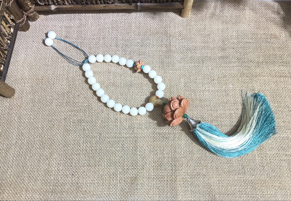 Buena suerte (modelo de jade blanco)
